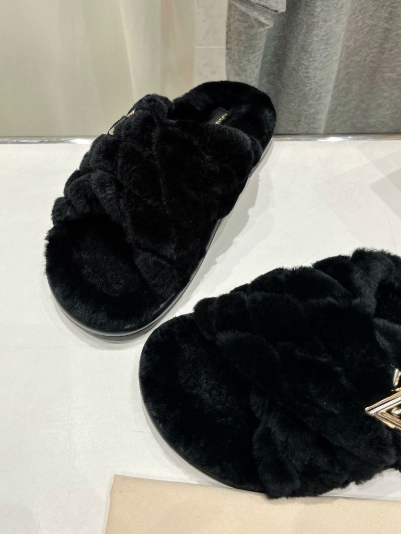 Louis Vuitton Slippers